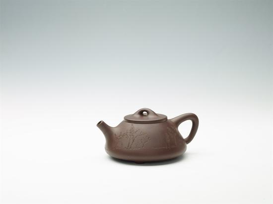 艺术家吕锋平作品 石瓢壶 泥料:清水泥 年代:2017 容量:400 CC