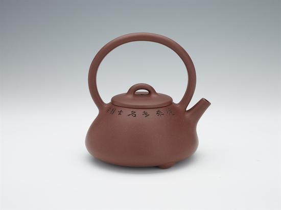 艺术家吕锋平作品 往来多名士壶 泥料:清水泥 年代:2016 容量:400 CC